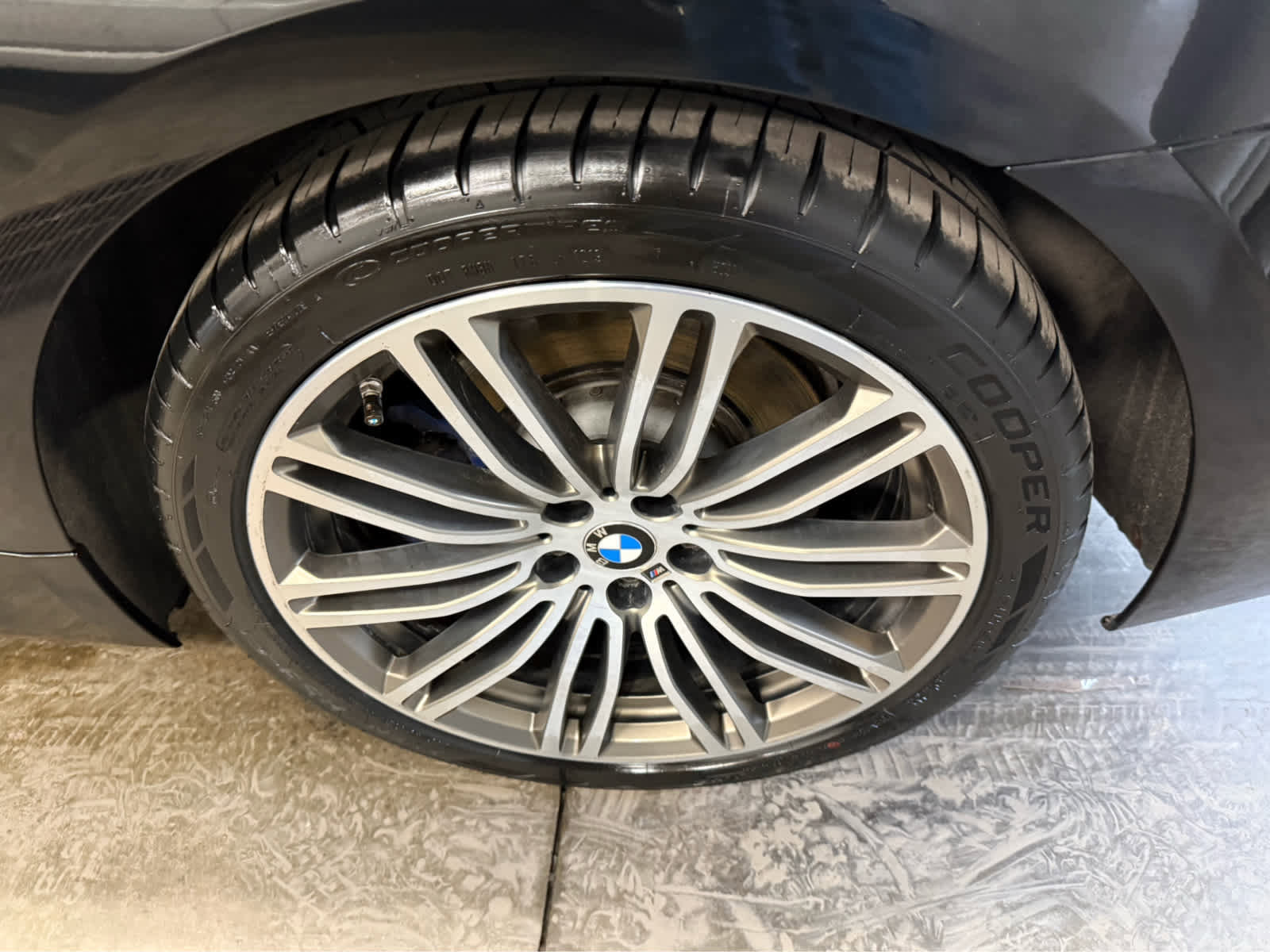 Used 2018 BMW M550i xDrive image 10