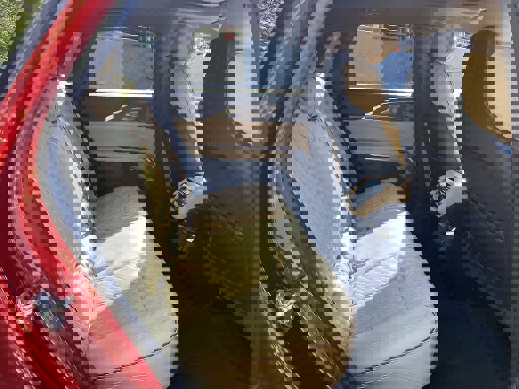 Certified 2025 Cadillac Lyriq Luxury w/ Nappa Leather Package AWD/4WD image 18