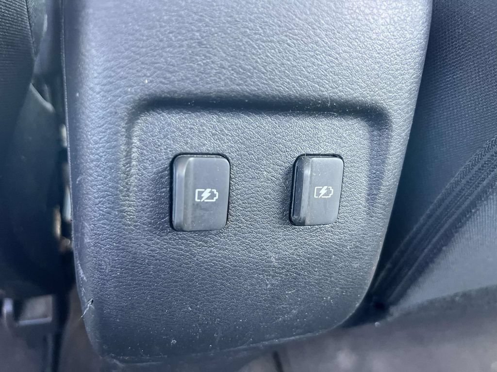 Used 2024 Nissan Kicks SV w/ Interior Electronics Package FWD image 12