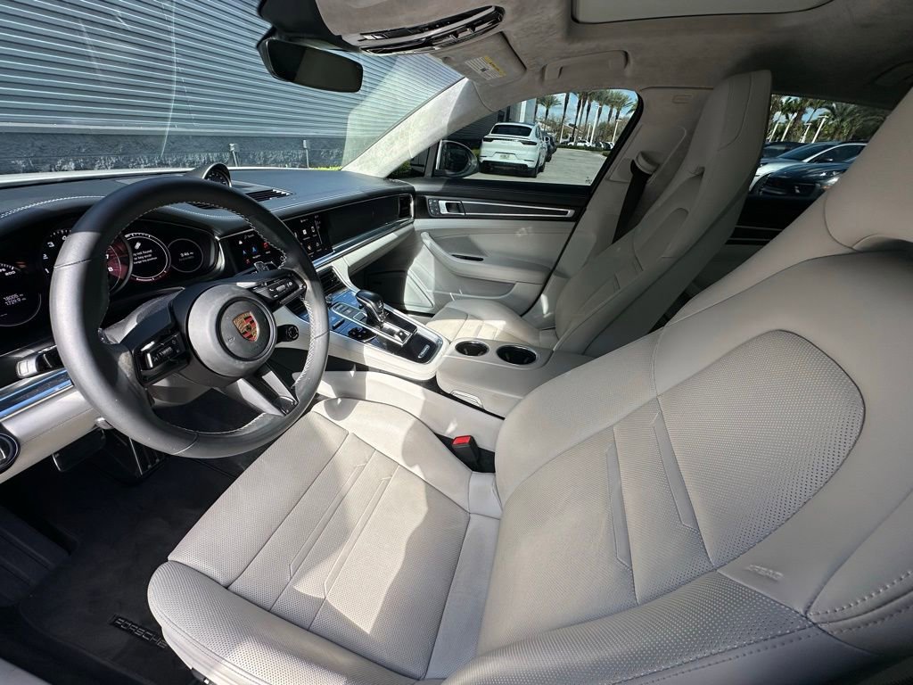Certified 2023 Porsche Panamera GTS image 4