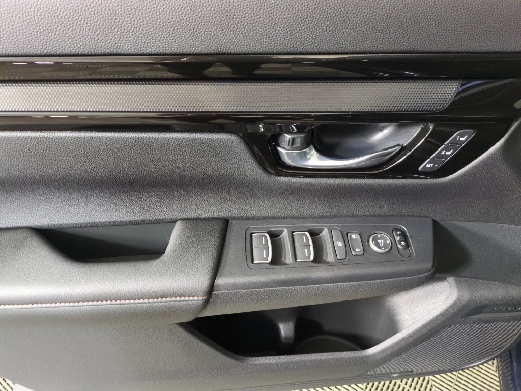 Used 2026 Honda CR-V Sport Touring image 13