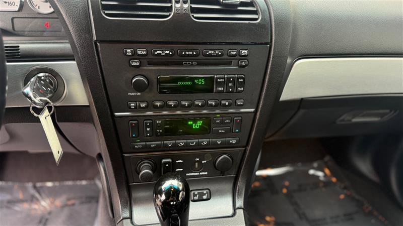 Used 2005 Ford Thunderbird image 23