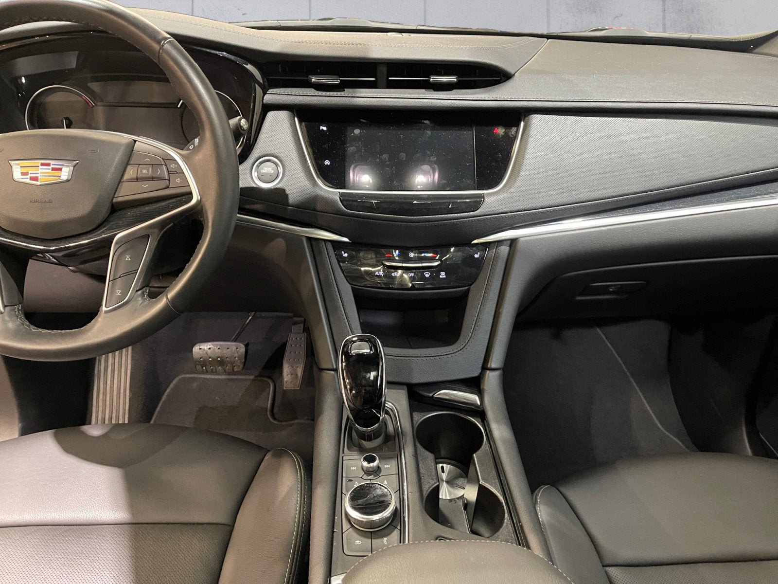 Certified 2025 Cadillac XT5 Premium Luxury FWD image 11