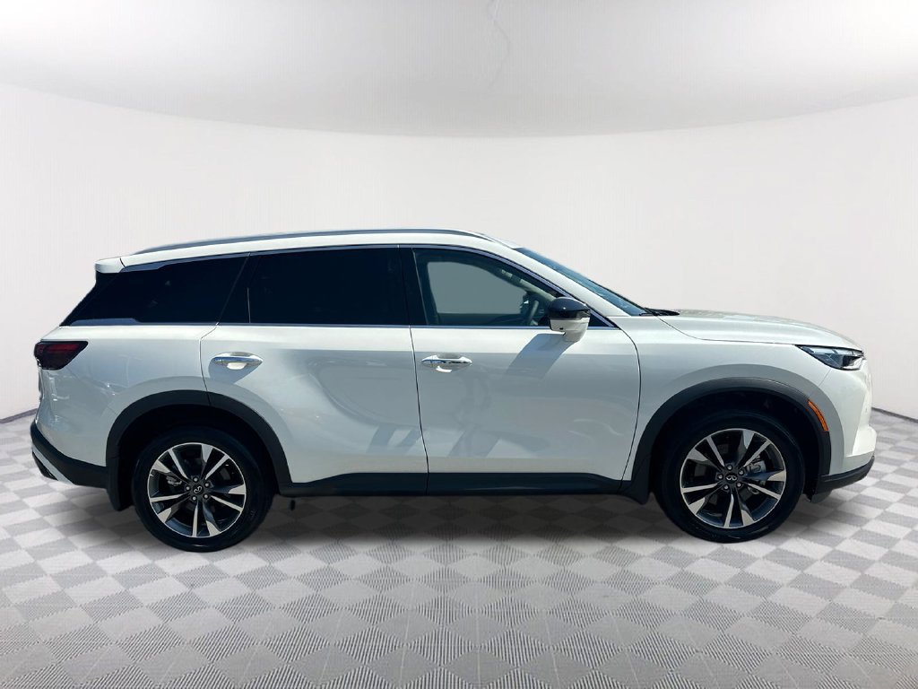 Certified 2025 INFINITI QX60 Luxe AWD/4WD image 4