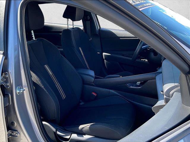 Used 2025 Hyundai Elantra Sport FWD image 9