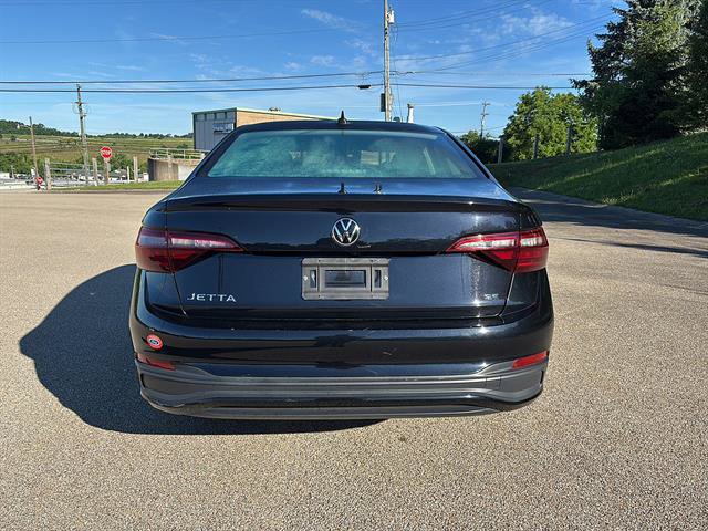 Used 2024 Volkswagen Jetta SE FWD image 3
