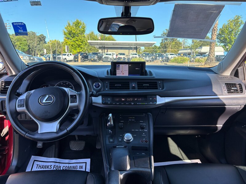 Used 2013 Lexus CT 200h w/ Premium Pkg w/Navigation FWD image 13