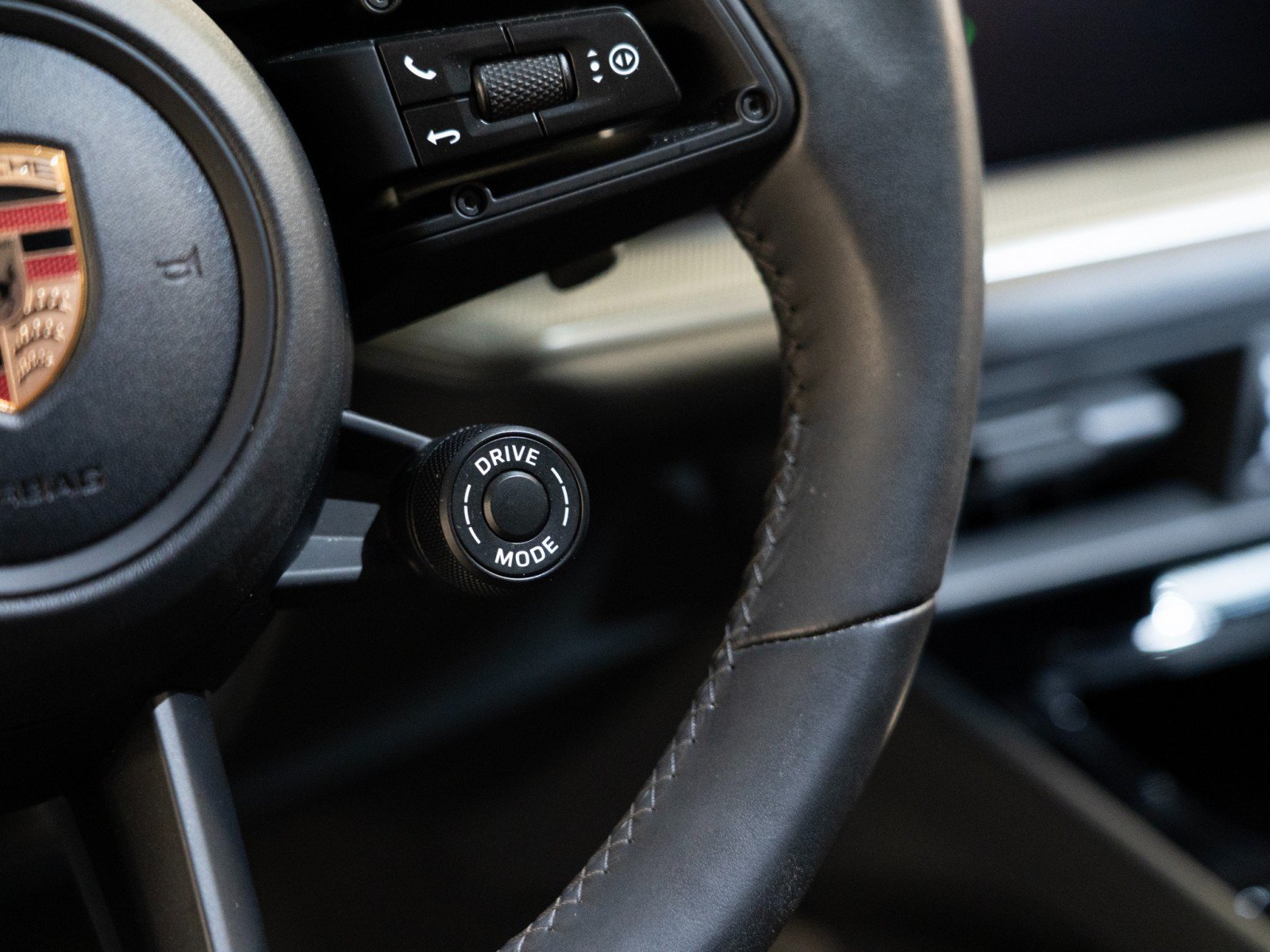 Certified 2026 Porsche Cayenne AWD/4WD image 22