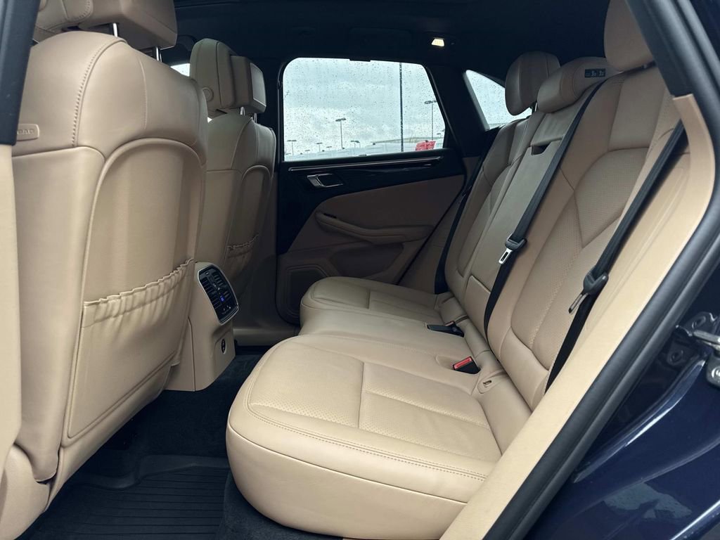 Used 2023 Porsche Macan S w/ Sport Chrono Package image 13