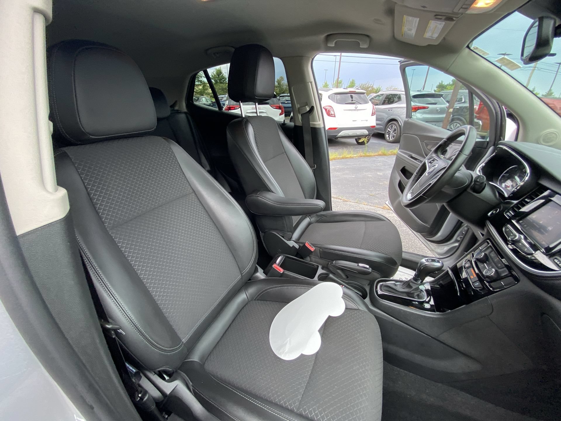 Used 2022 Buick Encore Preferred w/ Safety Package AWD/4WD image 28