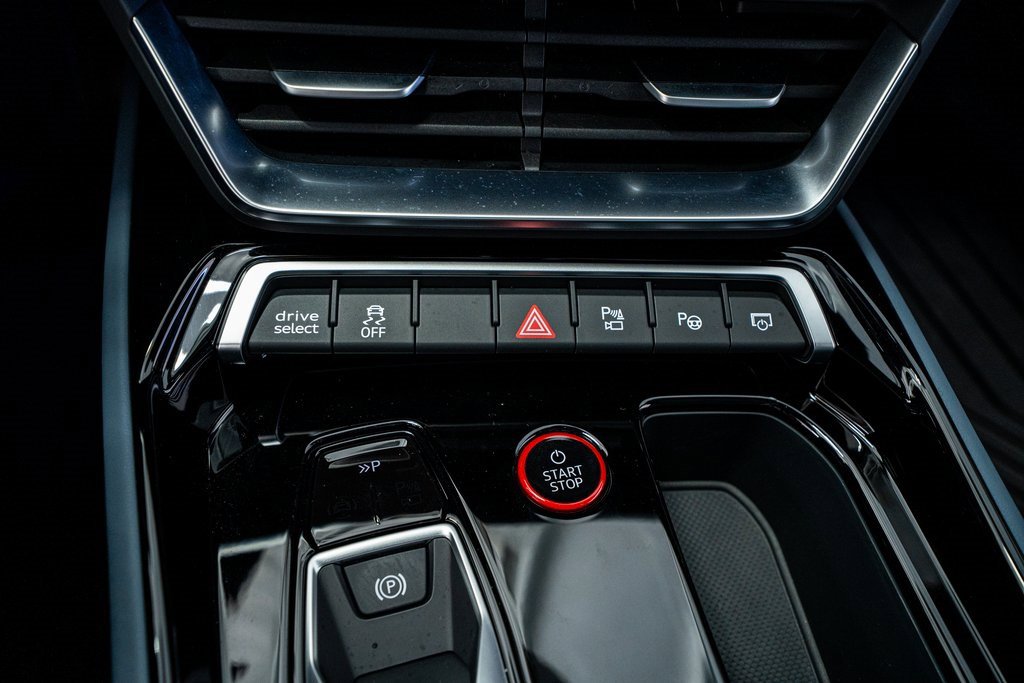 Used 2024 Audi e-tron GT Prestige image 52