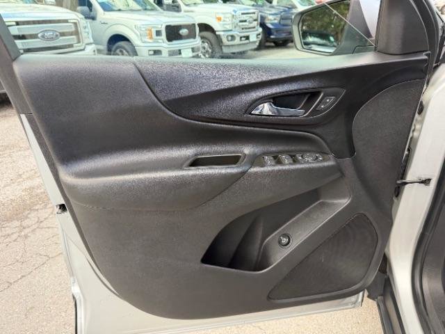 Used 2021 Chevrolet Equinox LT AWD/4WD image 16