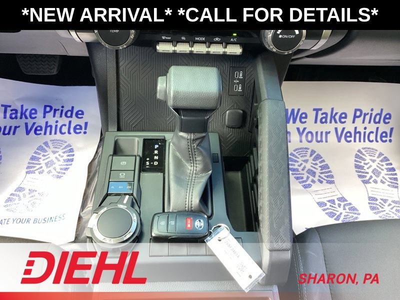 Used 2025 Toyota Tacoma SR AWD/4WD image 21