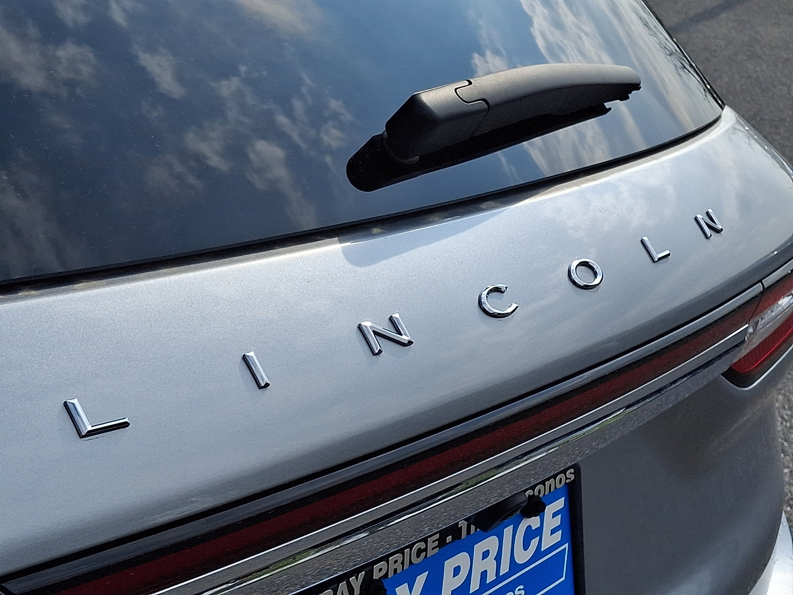 Certified 2024 Lincoln Corsair FWD w/ Equipment Group 101A image 30