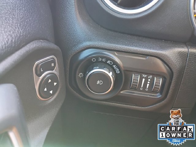 Used 2018 Jeep Wrangler Unlimited Sahara w/ Quick Order Package 24M Moab AWD/4WD image 12