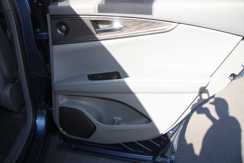 Used 2019 Lincoln Nautilus Reserve FWD image 20