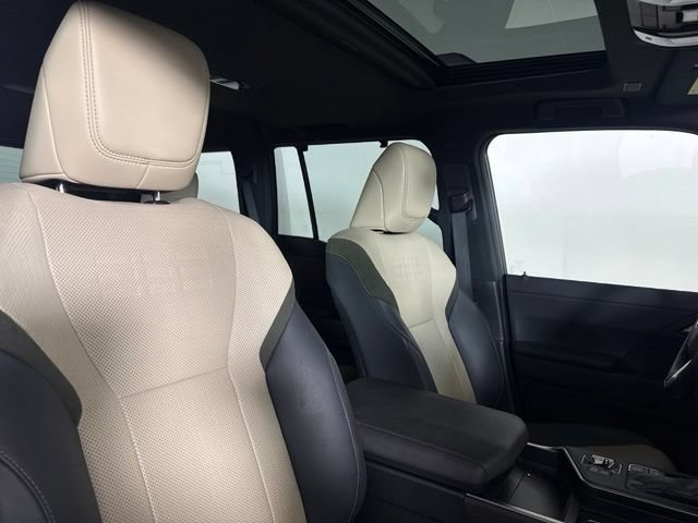 Used 2024 Lexus GX 550 AWD/4WD image 18