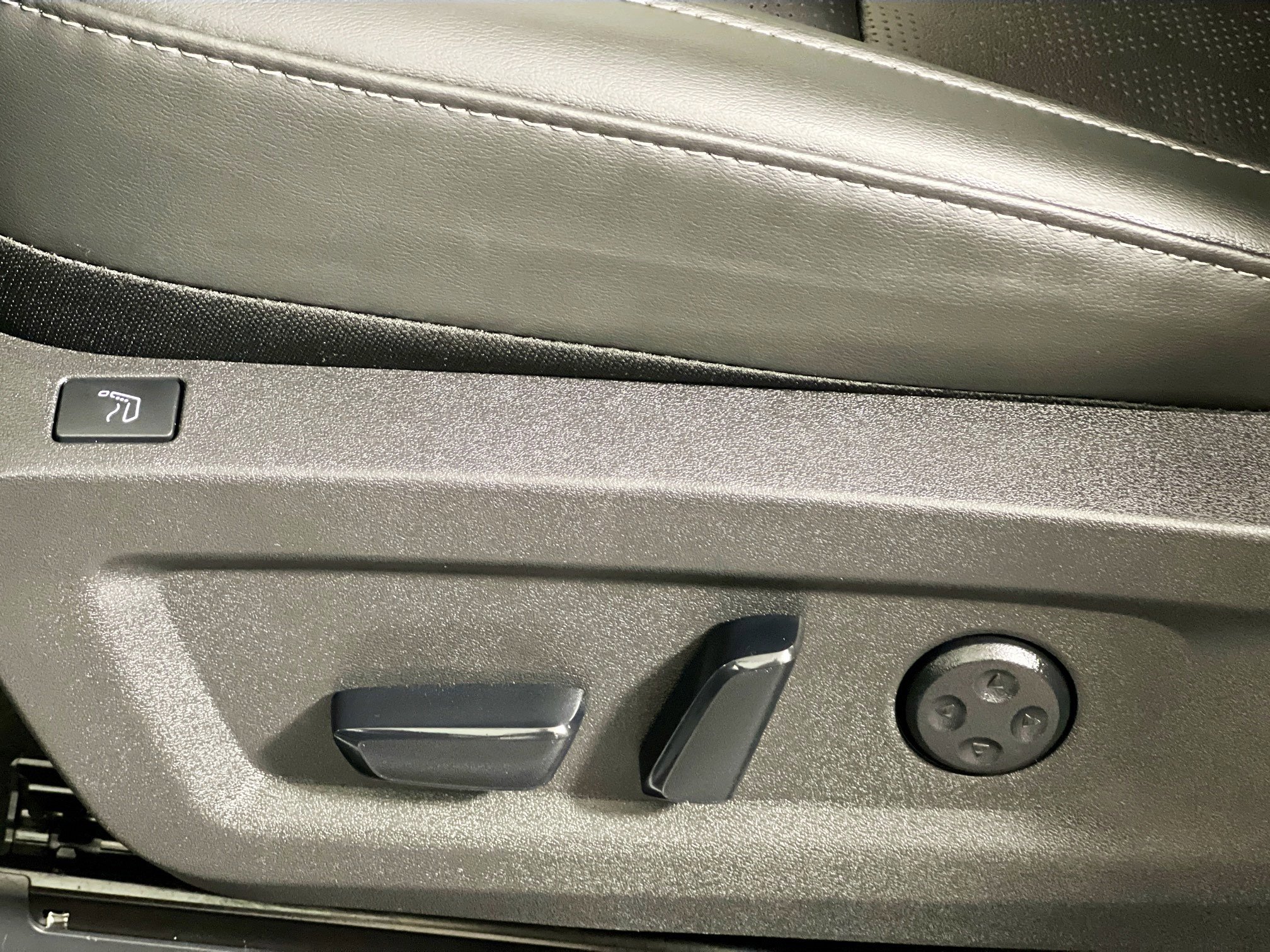 Used 2025 Nissan Murano Platinum w/ Cargo Package image 15