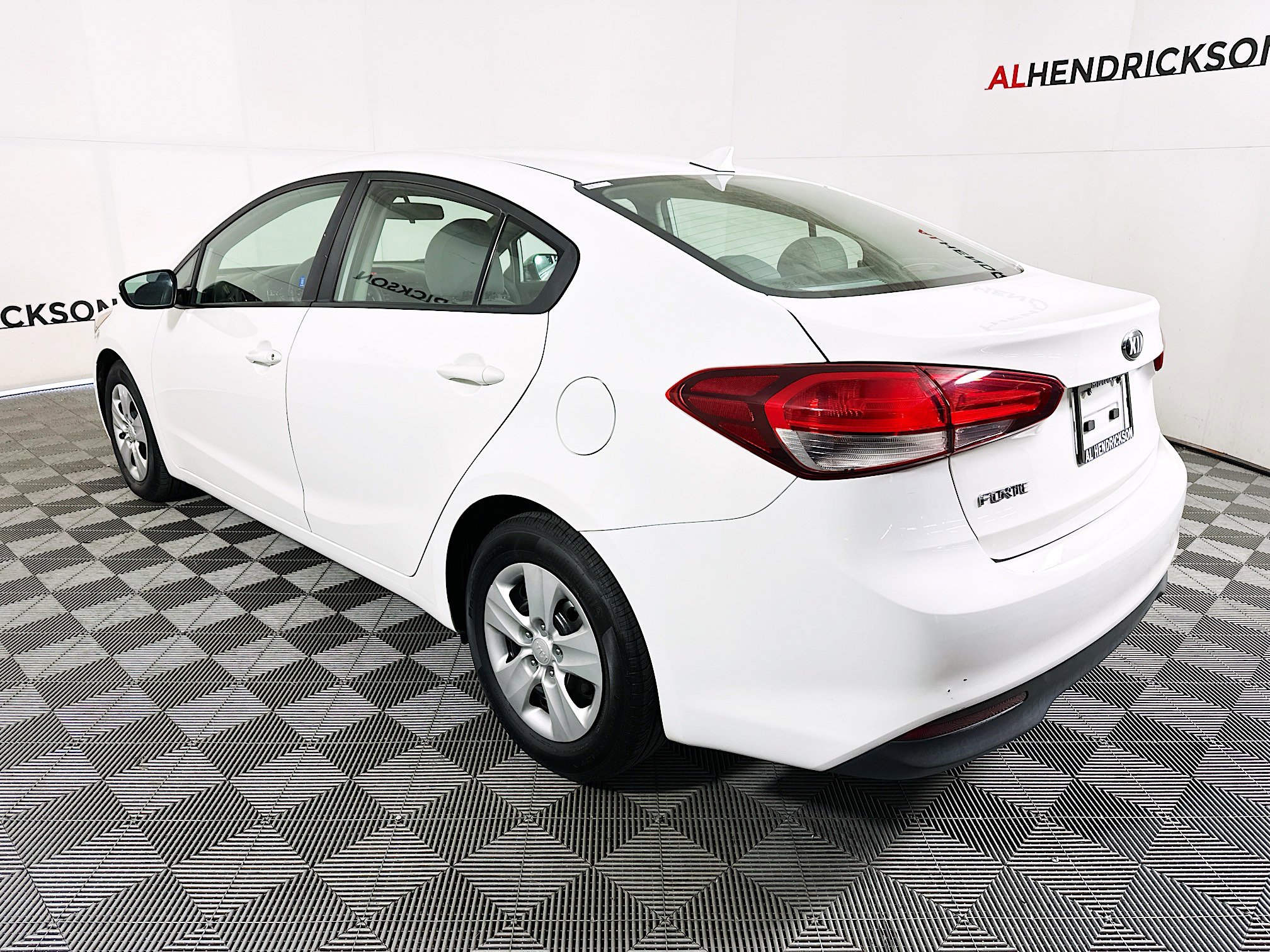 Used 2017 Kia Forte LX image 5