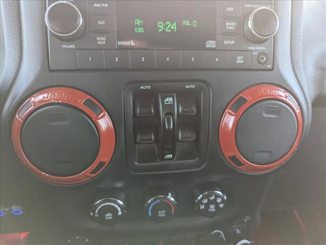 Used 2015 Jeep Wrangler Unlimited Sahara w/ Connectivity Group image 12