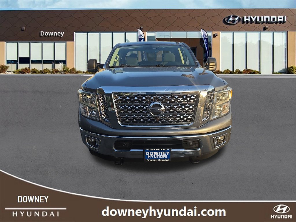 Used 2019 Nissan Titan SV w/ SV Convenience Package AWD/4WD image 8