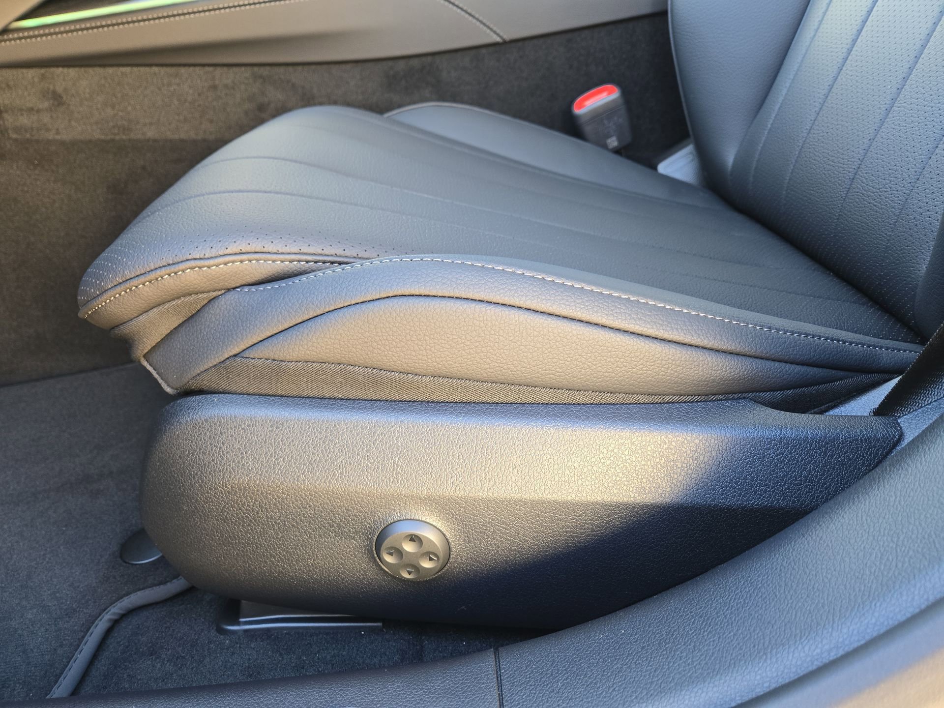 New 2026 Mercedes-Benz E 350 Sedan image 17