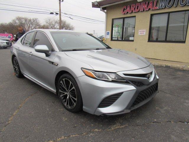 Used 2018 Toyota Camry SE w/ Moonroof Package