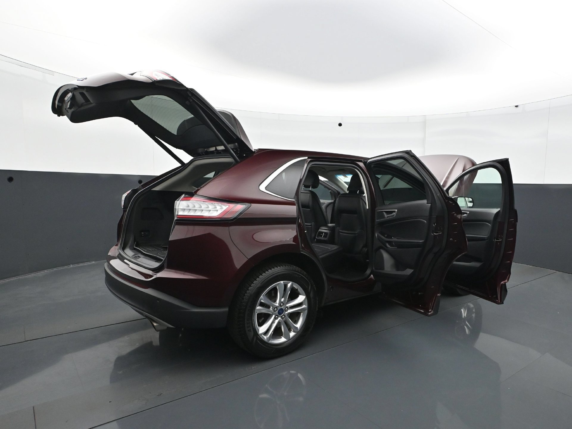 Used 2018 Ford Edge SEL w/ Equipment Group 201A AWD/4WD image 34