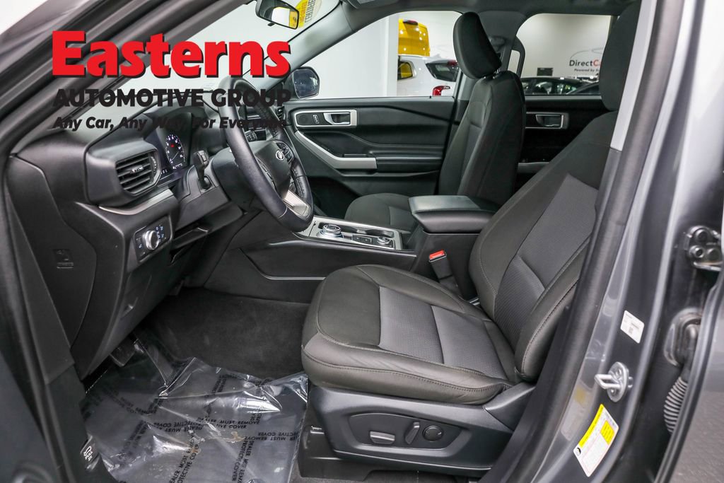 Used 2022 Ford Explorer XLT image 14