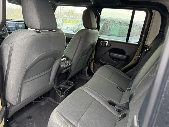 Used 2025 Jeep Gladiator Sport AWD/4WD image 12