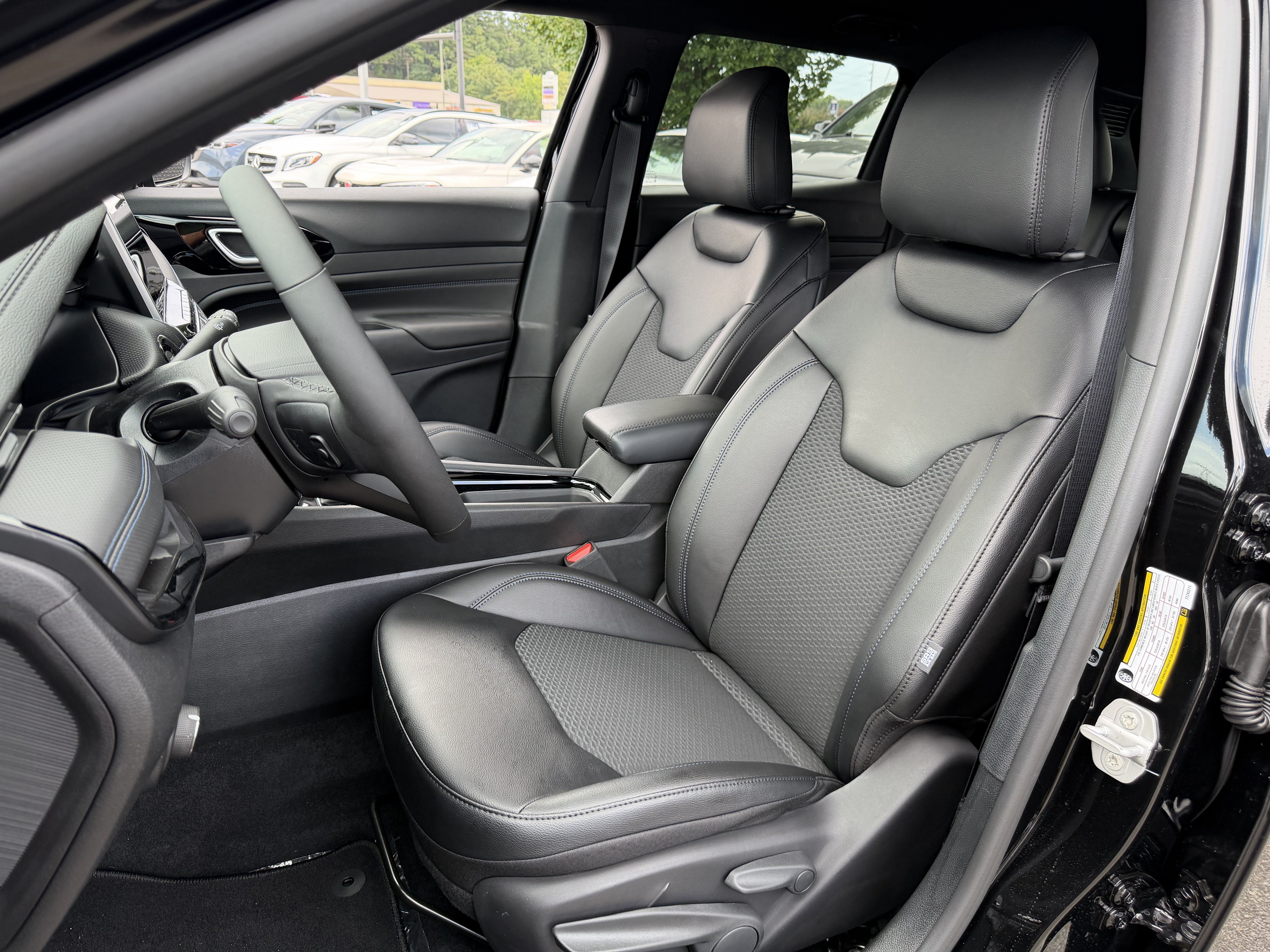 New 2026 Jeep Compass Latitude AWD/4WD image 16