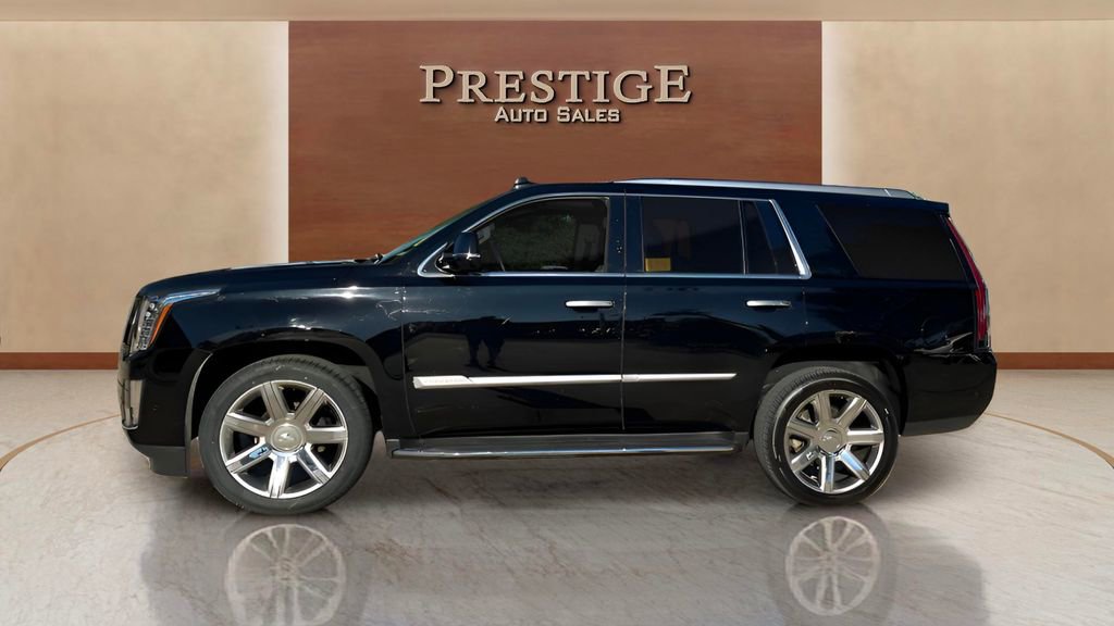 Used 2020 Cadillac Escalade Luxury image 2
