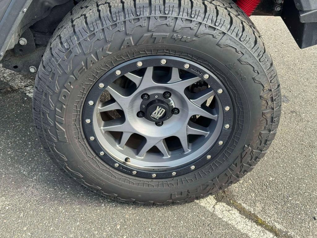 Used 2018 Jeep Wrangler Unlimited Sahara image 11