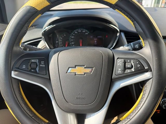 Used 2019 Chevrolet Trax LT w/ LT Convenience Package FWD image 13