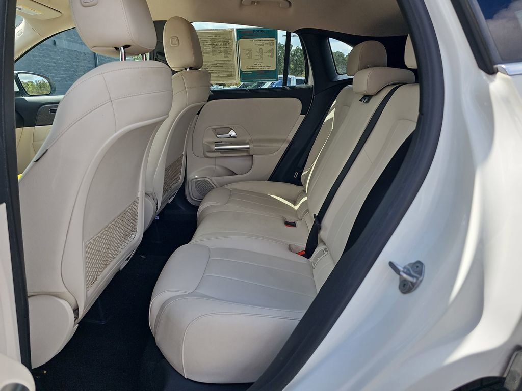 Used 2021 Mercedes-Benz GLA 250 w/ Premium Package image 18