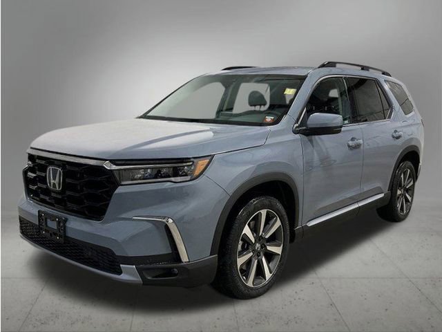 New 2025 Honda Pilot Touring image 1
