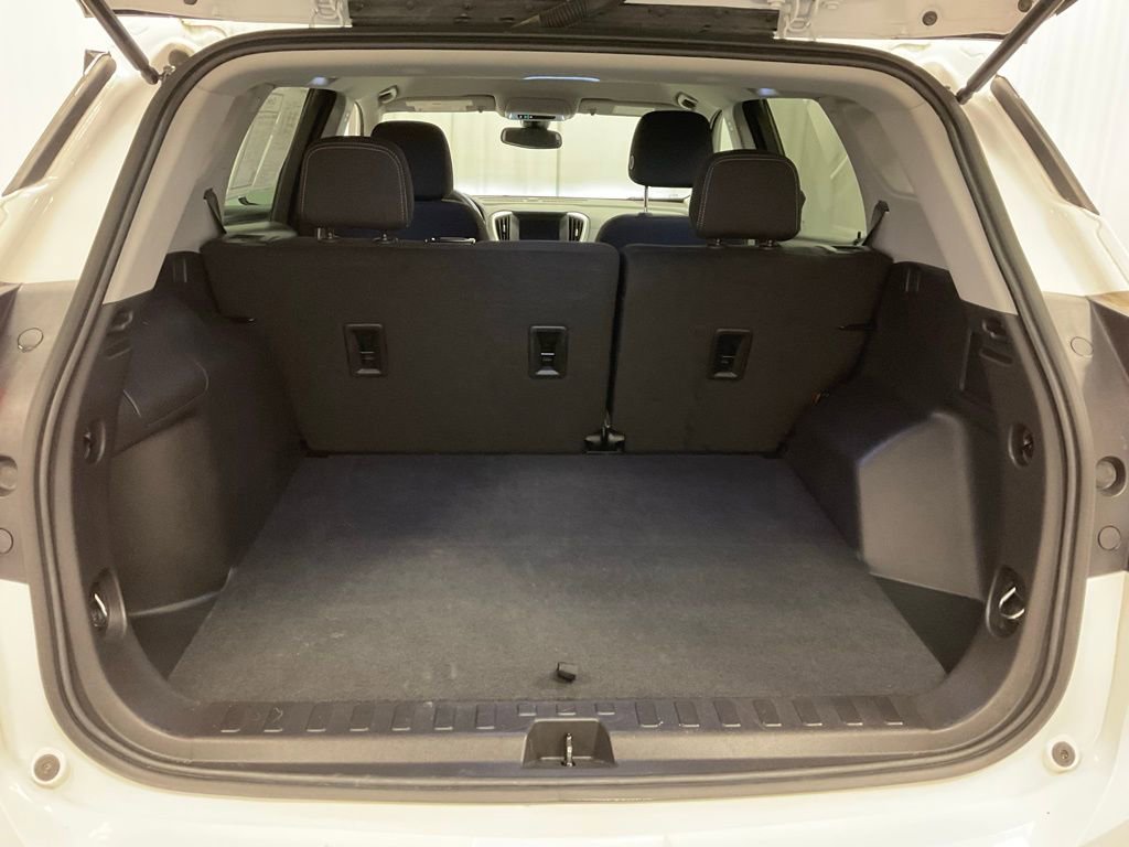 Used 2024 GMC Terrain SLE image 9