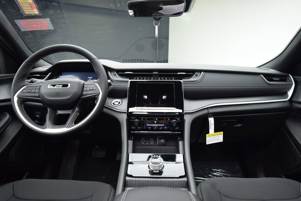 New 2026 Jeep Grand Cherokee Laredo image 38