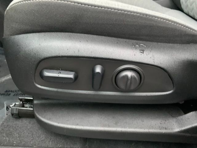 Used 2023 Chevrolet Equinox LT image 12