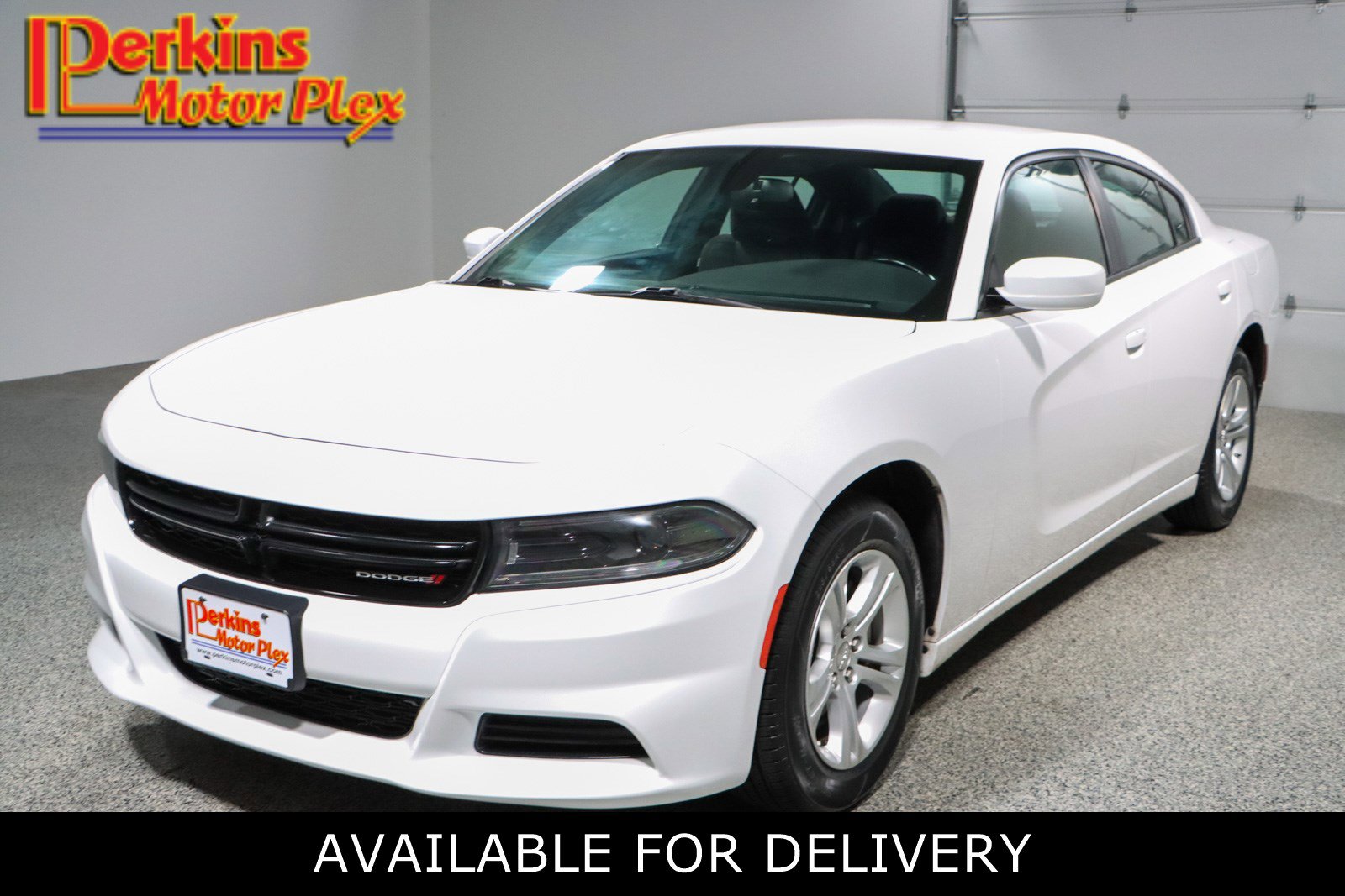 Used 2022 Dodge Charger SXT image 1