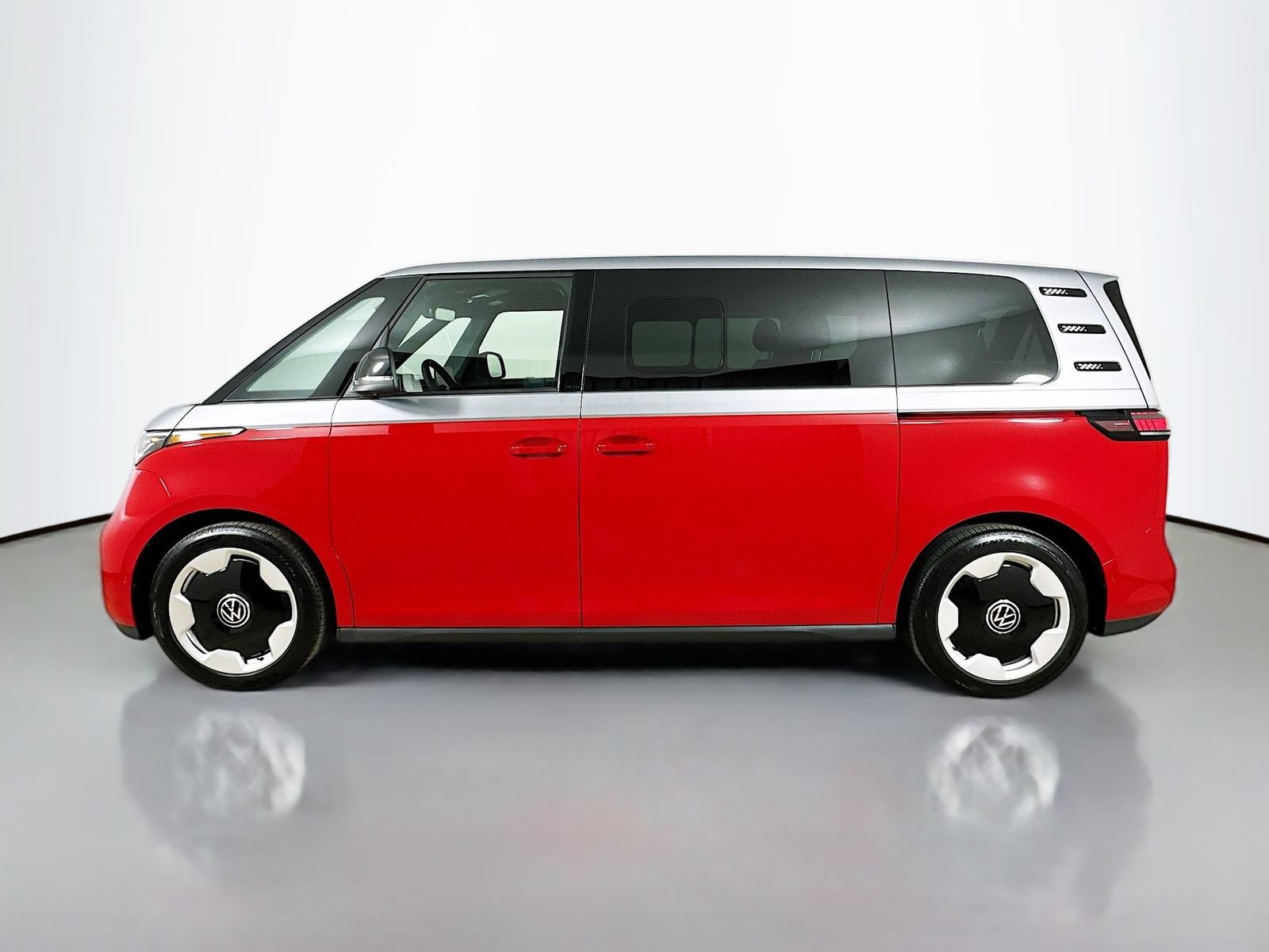 New 2025 Volkswagen ID. Buzz Pro S Plus AWD/4WD image 8