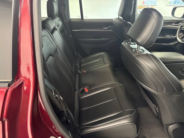 Used 2024 Jeep Grand Cherokee Limited AWD/4WD image 30