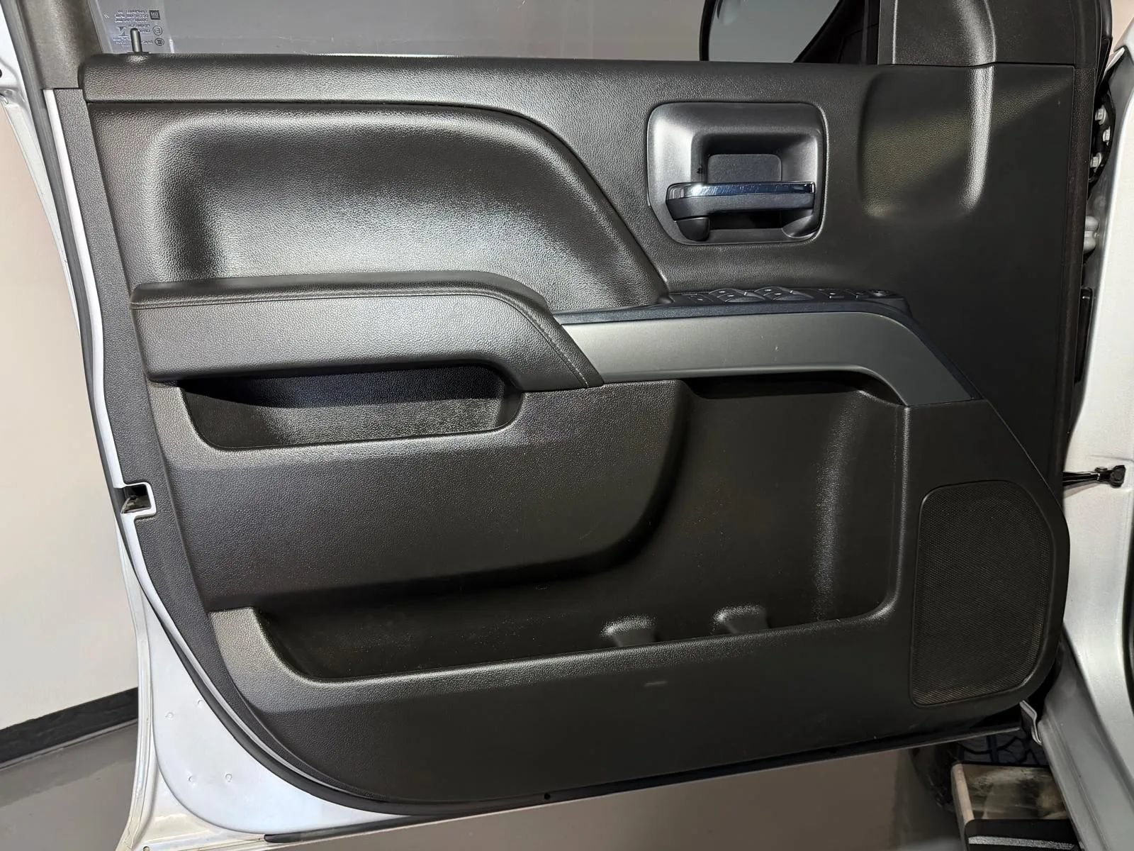 Used 2018 Chevrolet Silverado 1500 LT RWD image 20