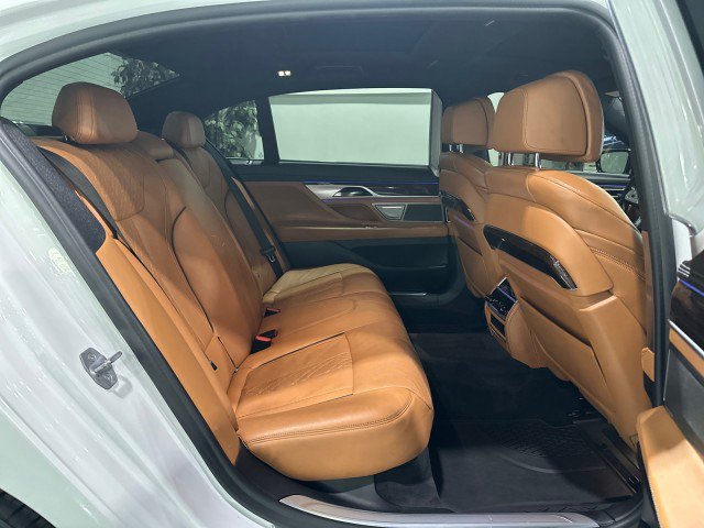 Used 2020 BMW 745e xDrive AWD/4WD image 54