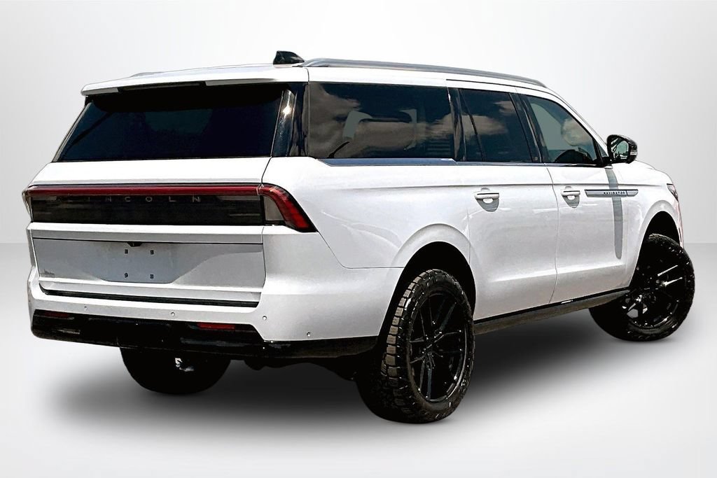 Used 2025 Lincoln Navigator L Reserve AWD/4WD image 6