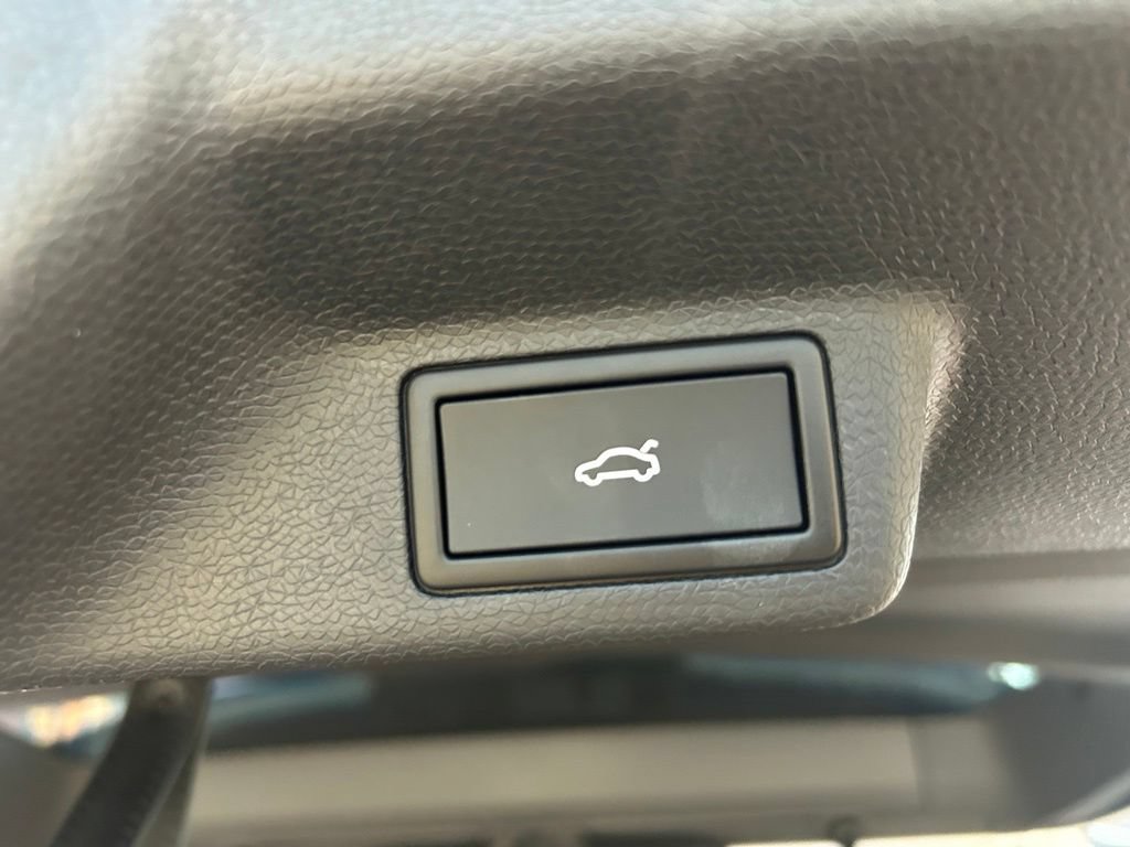 New 2025 Volkswagen ID. Buzz Pro S Plus AWD/4WD image 39