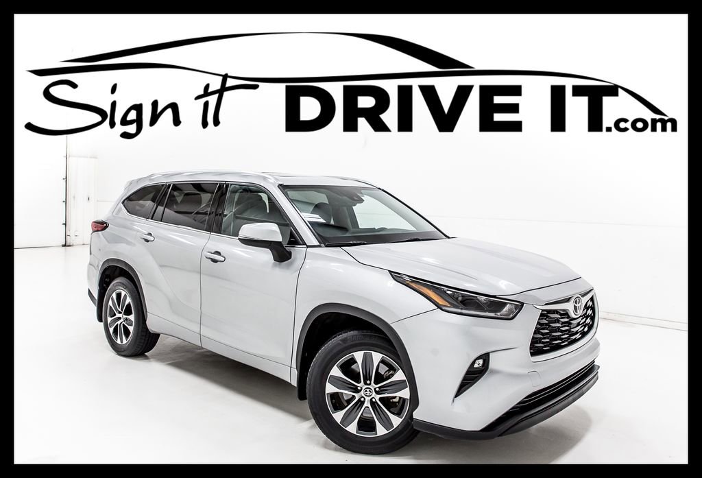 Used 2021 Toyota Highlander XLE image 1