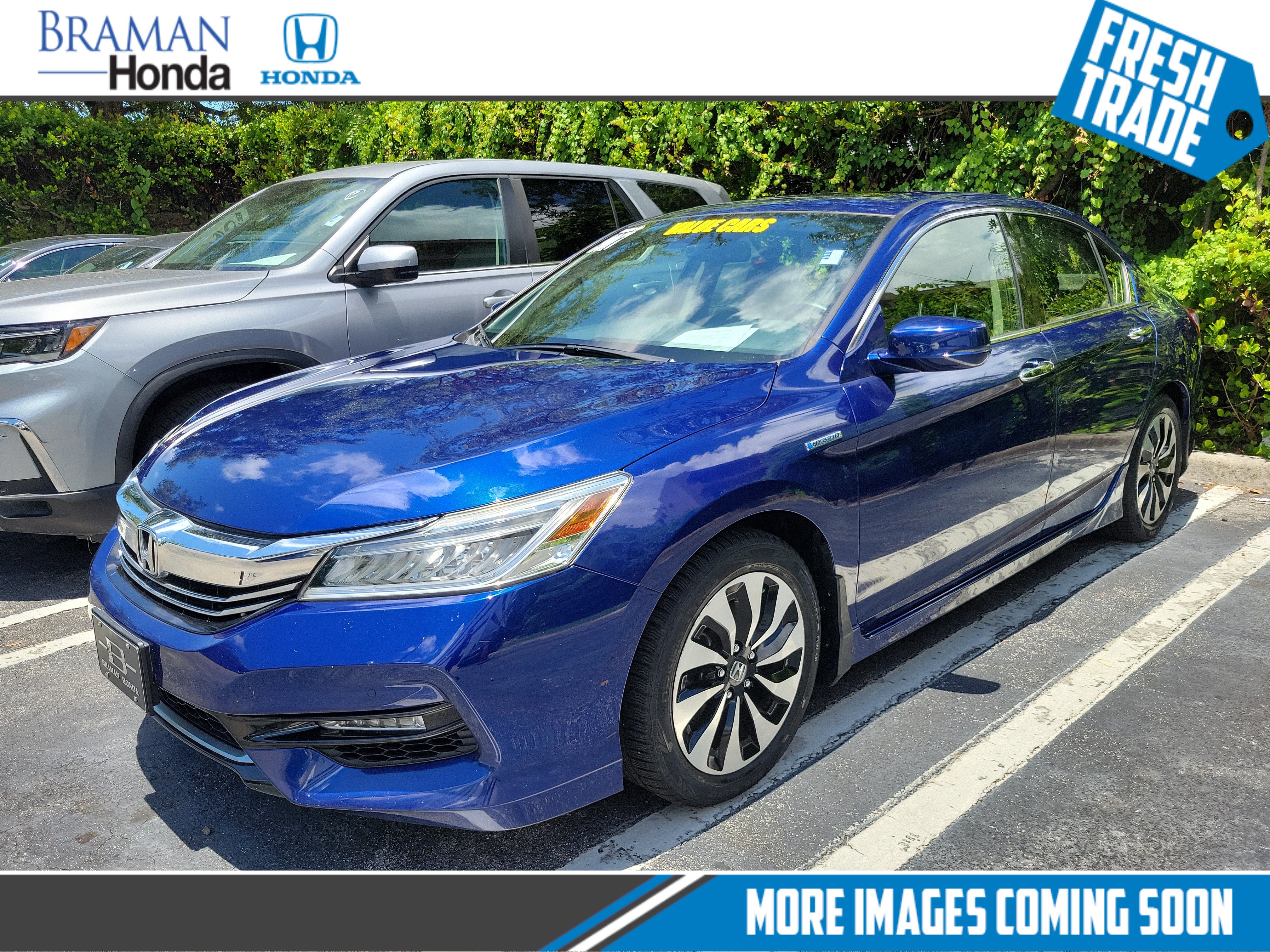 Used 2017 Honda Accord Touring image 1
