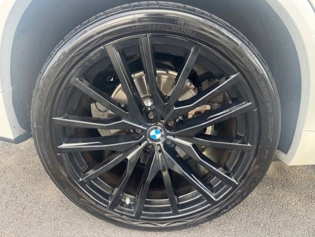 Used 2022 BMW X5 xDrive40i w/ M Sport Package image 15