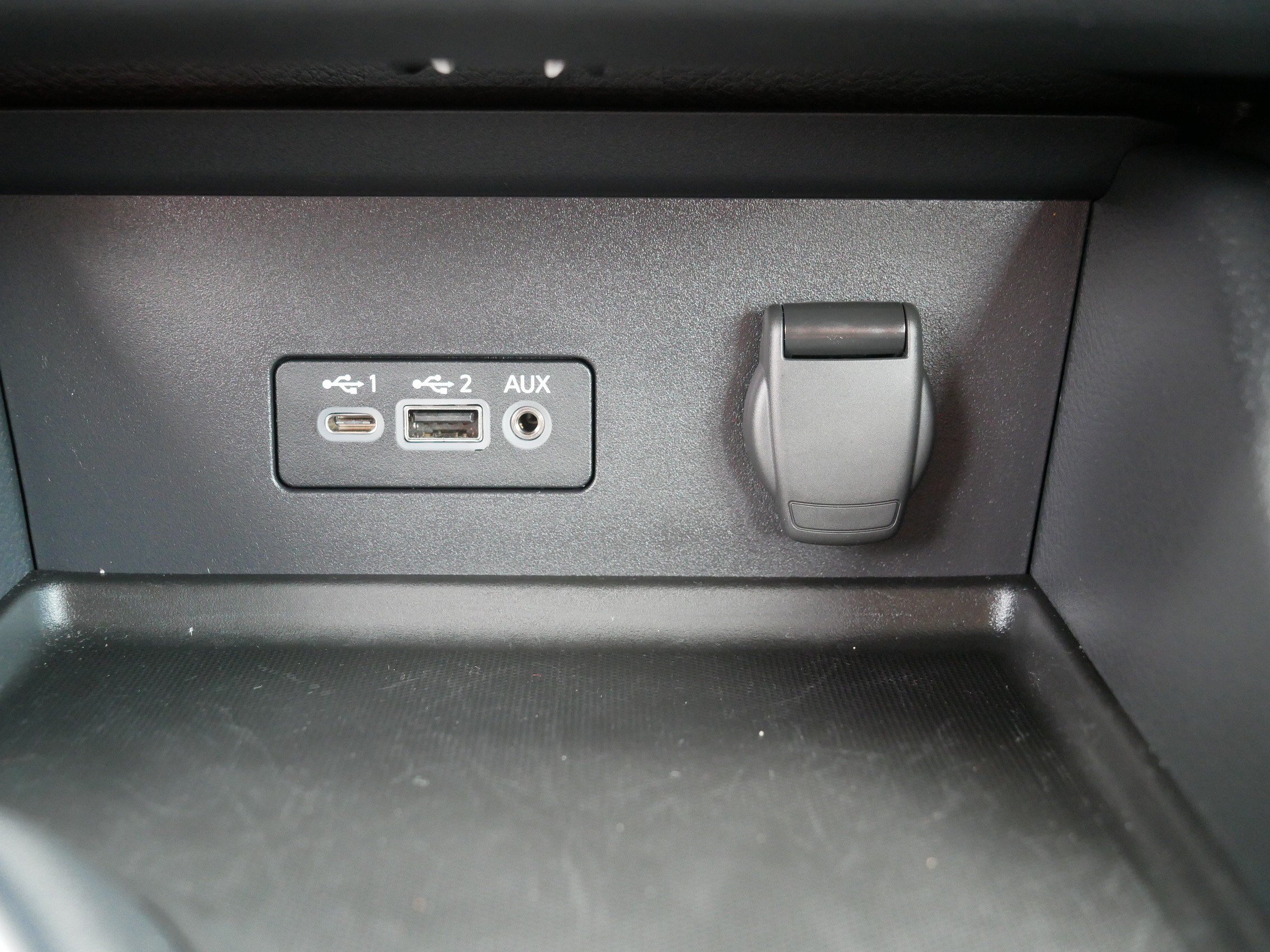 Certified 2023 Nissan Sentra SV FWD image 32